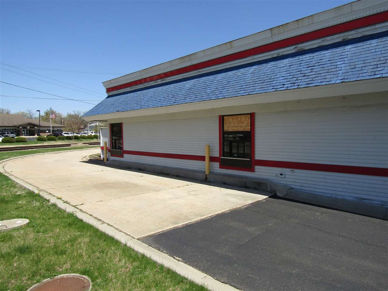 400 W Centerway St, Janesville, WI 53548
